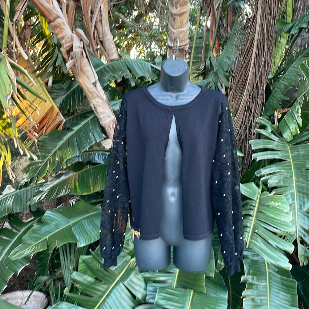 Sis i lace and pearl, sheer sleeves, jacket or topper
